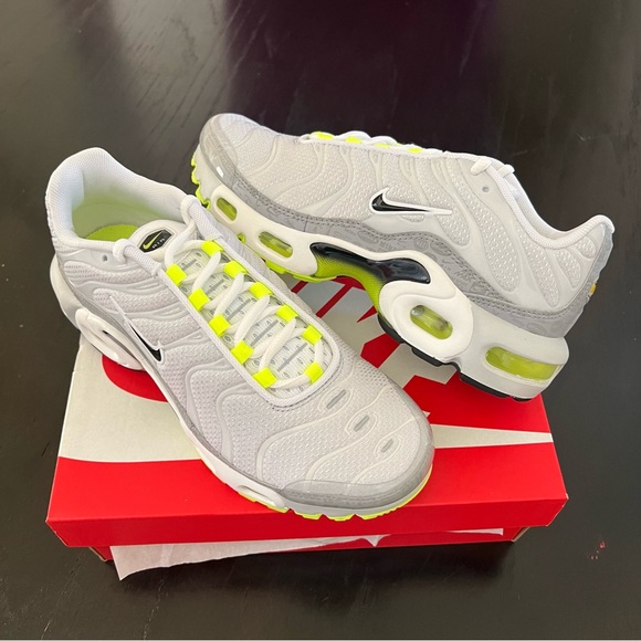 ✔️NIB✔️ NIKE Air Max Plus Retro Air Max Logo GS - Picture 3 of 12